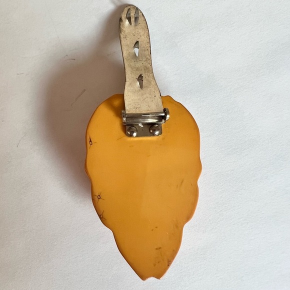 Vintage BAKELITE Butterscotch Dress Clip - Picture 3 of 9